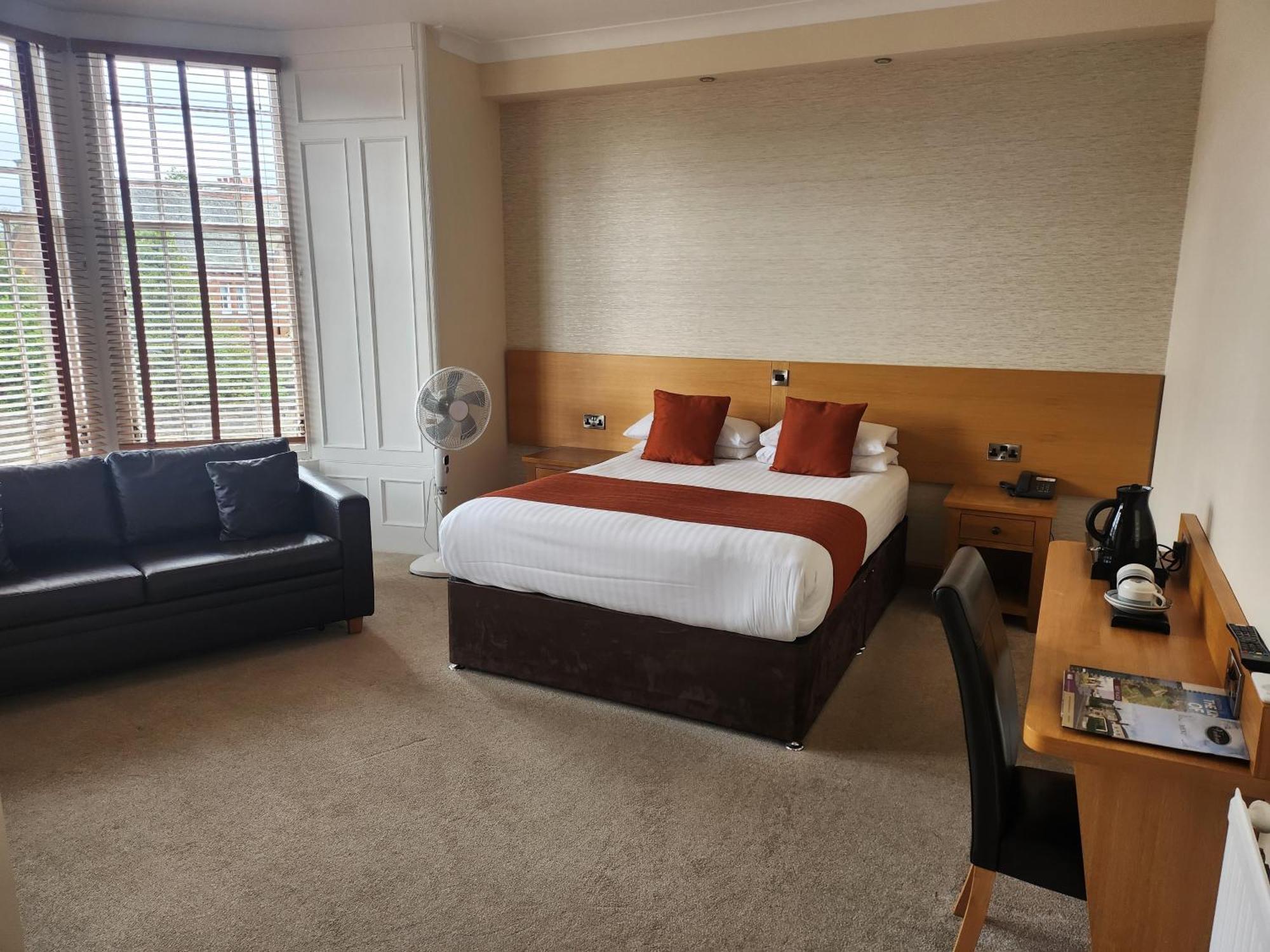 Victoria Hotel Kirkcaldy Buitenkant foto