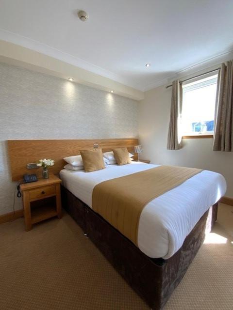 Victoria Hotel Kirkcaldy Buitenkant foto