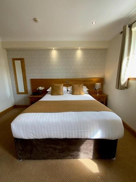 Victoria Hotel Kirkcaldy Buitenkant foto
