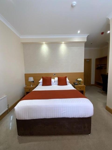 Victoria Hotel Kirkcaldy Buitenkant foto