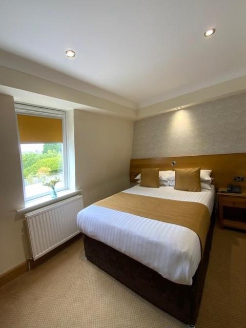 Victoria Hotel Kirkcaldy Buitenkant foto