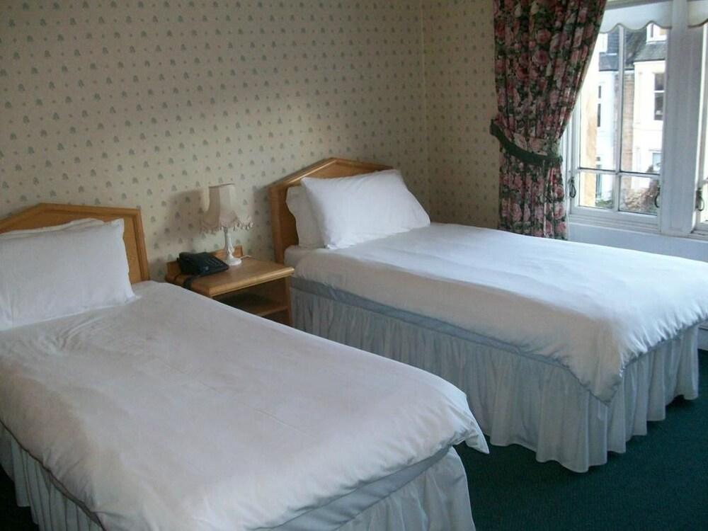 Victoria Hotel Kirkcaldy Buitenkant foto